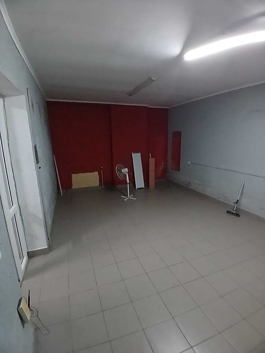 Продається комерційне приміщення.