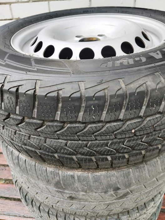 Продам шиши з дисками 225/60/ R16