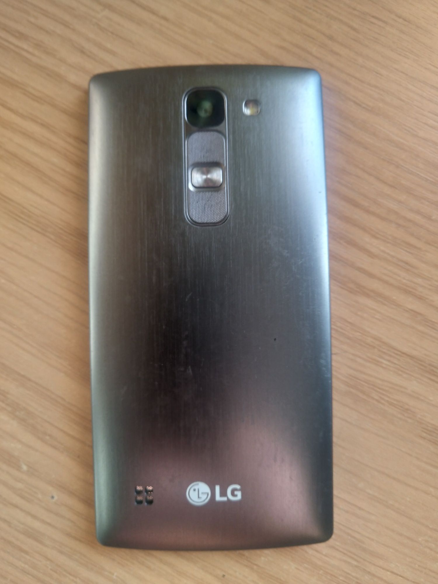 LG h422 spirit, простенький телефон.
