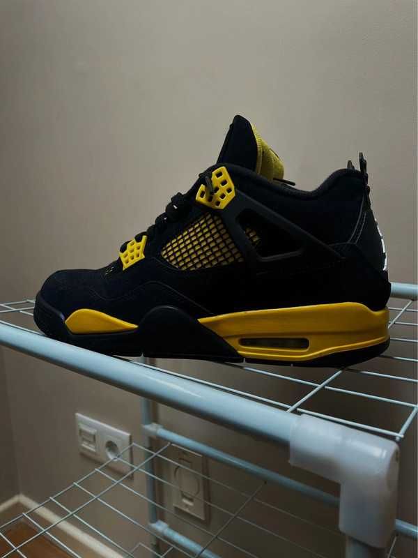 Air Jordan 4 Yellow Thunder