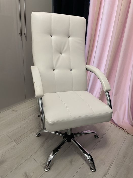 Fotel kosmetyczny pneumatyczny