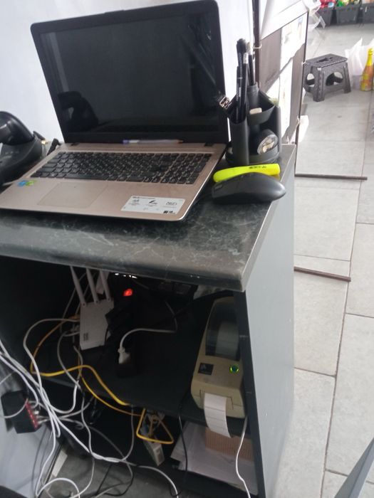 Продам касовий стіл