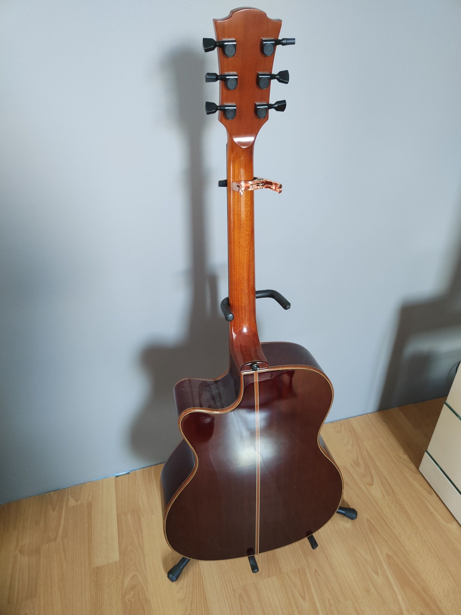 Gitara elektroakustyczna LAG Tramontane T100 ACE BRS