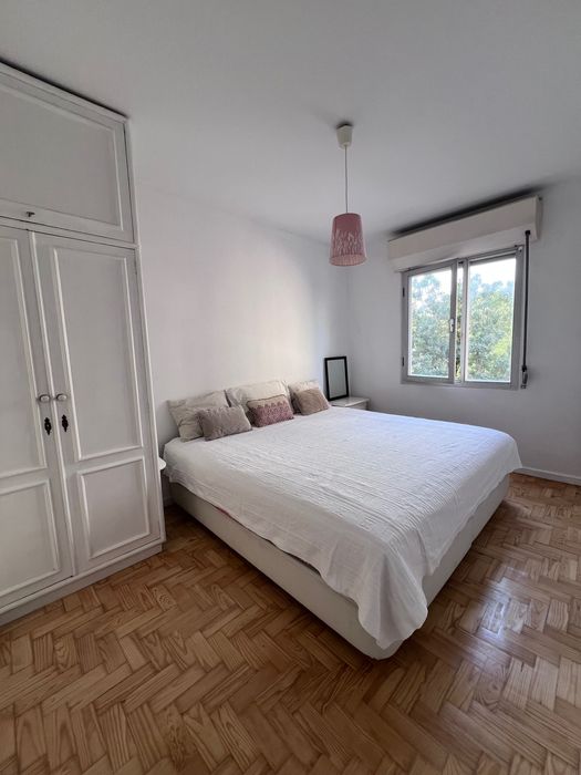 Quarto individual cama de casal