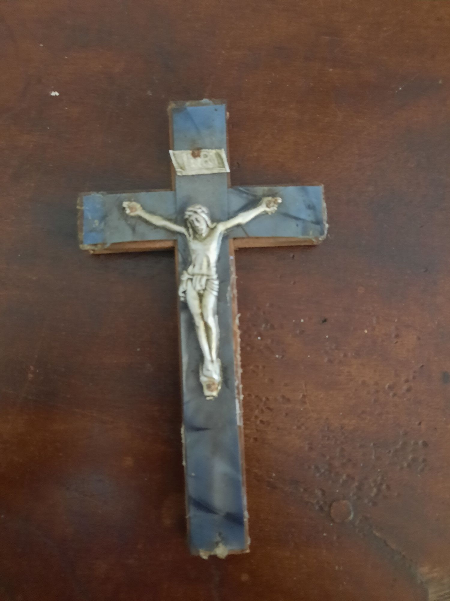 Cruz de cristo em metal/madeira