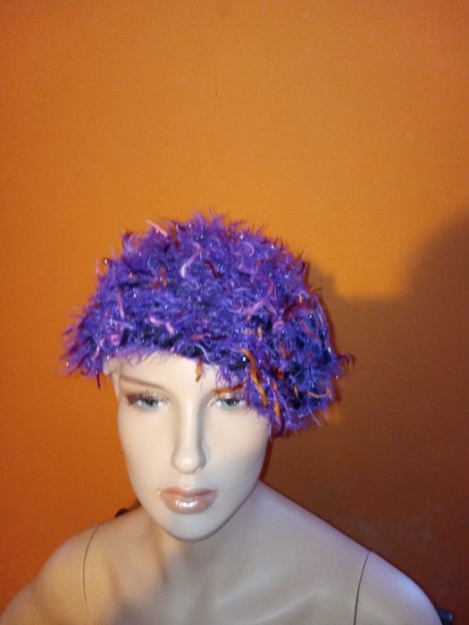 Fioletowa wełniana czapka