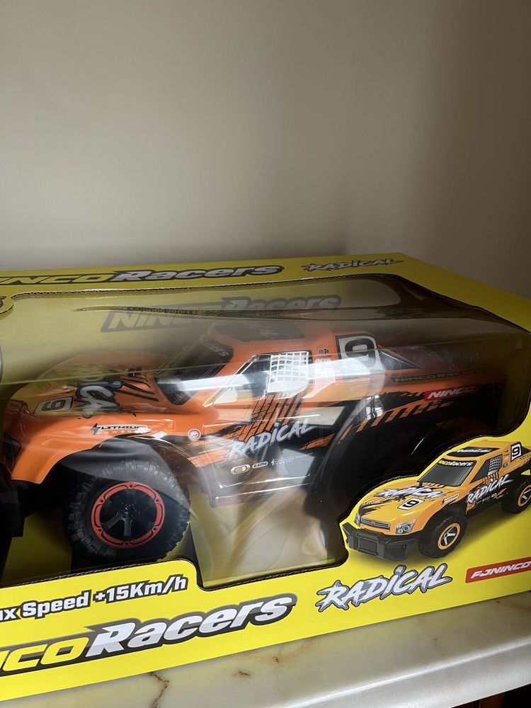 Carro telecomandado brinquedo