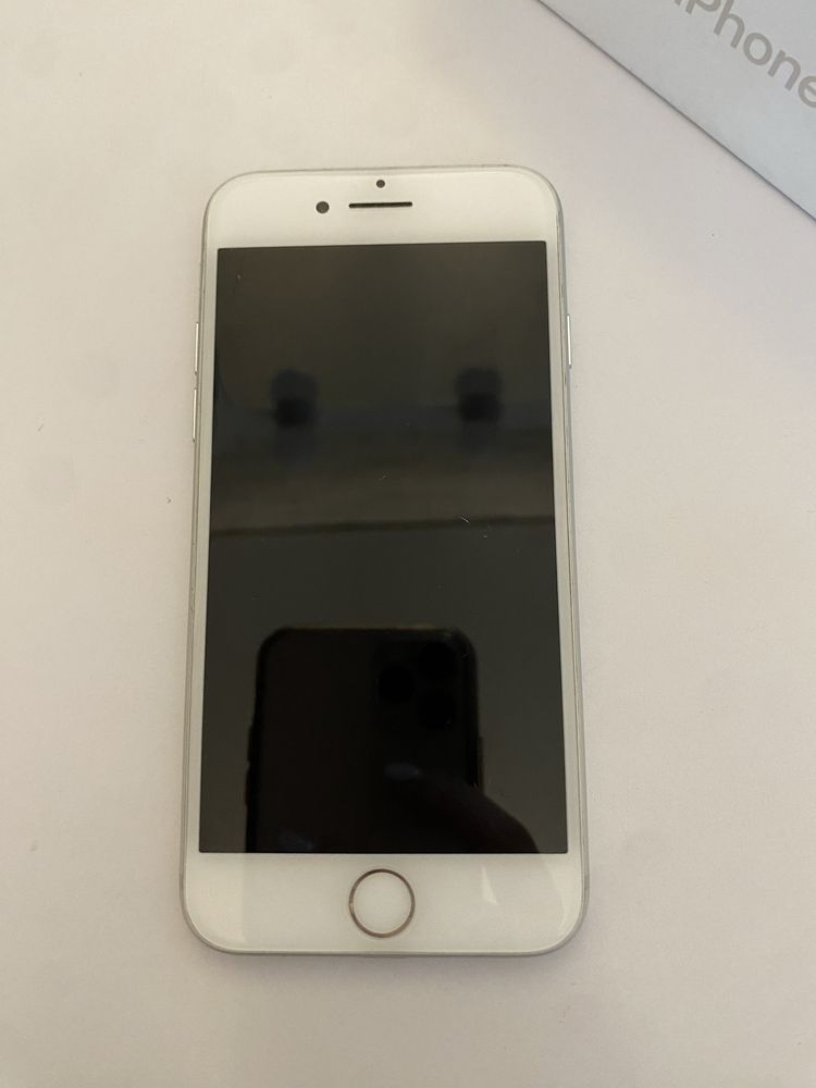 Apple Iphone 7 srebrny 32GB