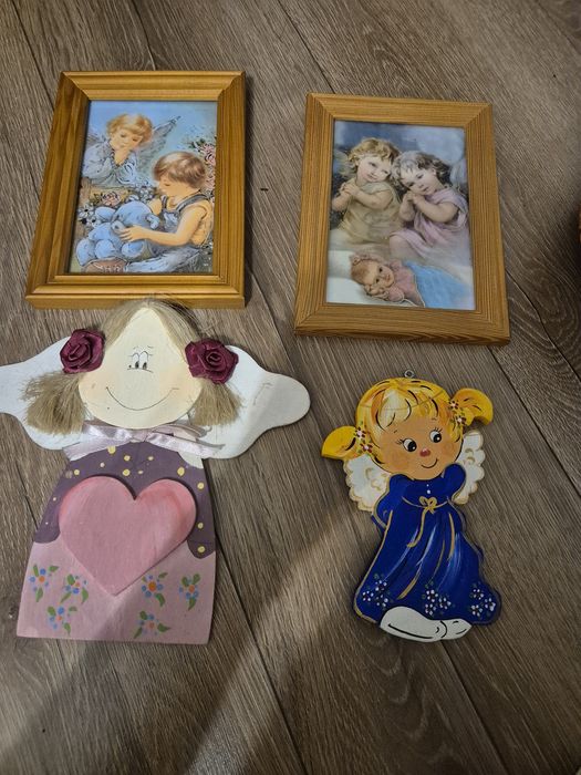 Anioły w ramce i malowane na drewnie