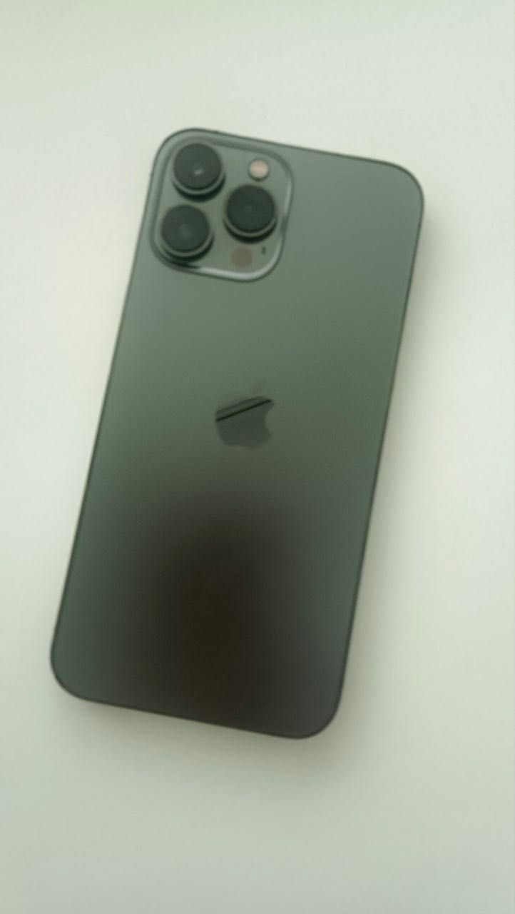 iPhone 13-й про Макс 256 гігабайт.