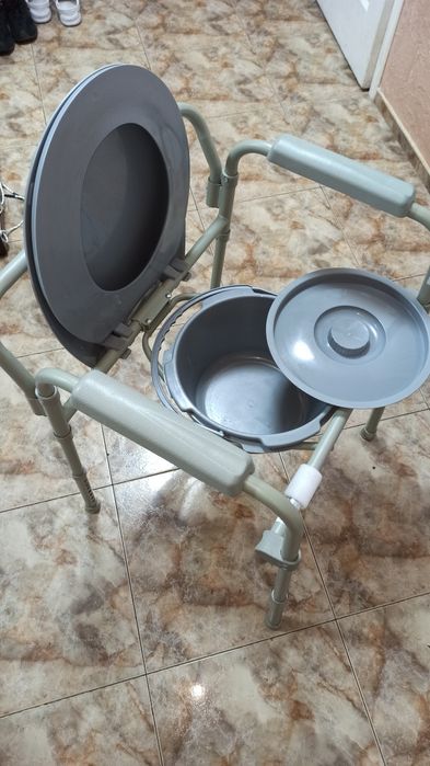 Стул-туалет  с санитарным оборудованием регулируемый