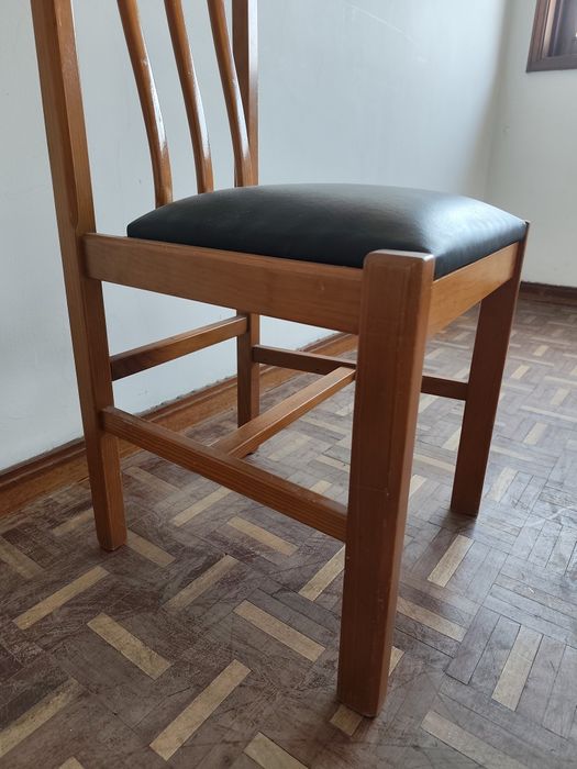 Cadeira de sala de jantar vintage em couro