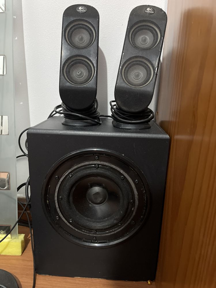 Vendo Colunas Logitech 5.1 com Subwoofer