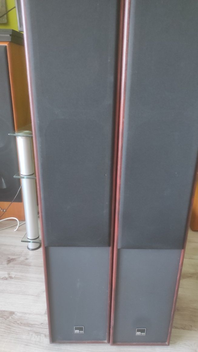 Kolumny kina domowego M-audio