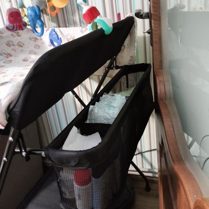 Продам пелинальний столик розкладний