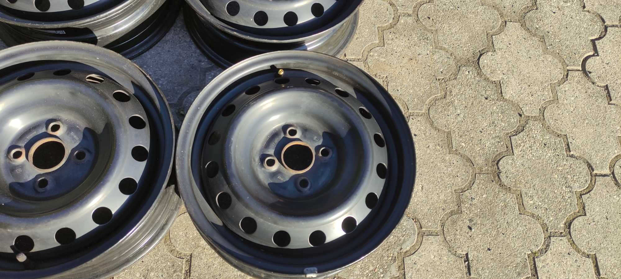 Felgi 15 Toyota Yaris IQ Suzuki Swift Kia Rio Stonic 4x100, et45 nr14