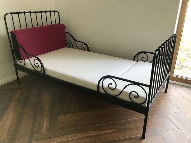 Łóżko Ikea Minnen rosnące, z materacem i stelażem