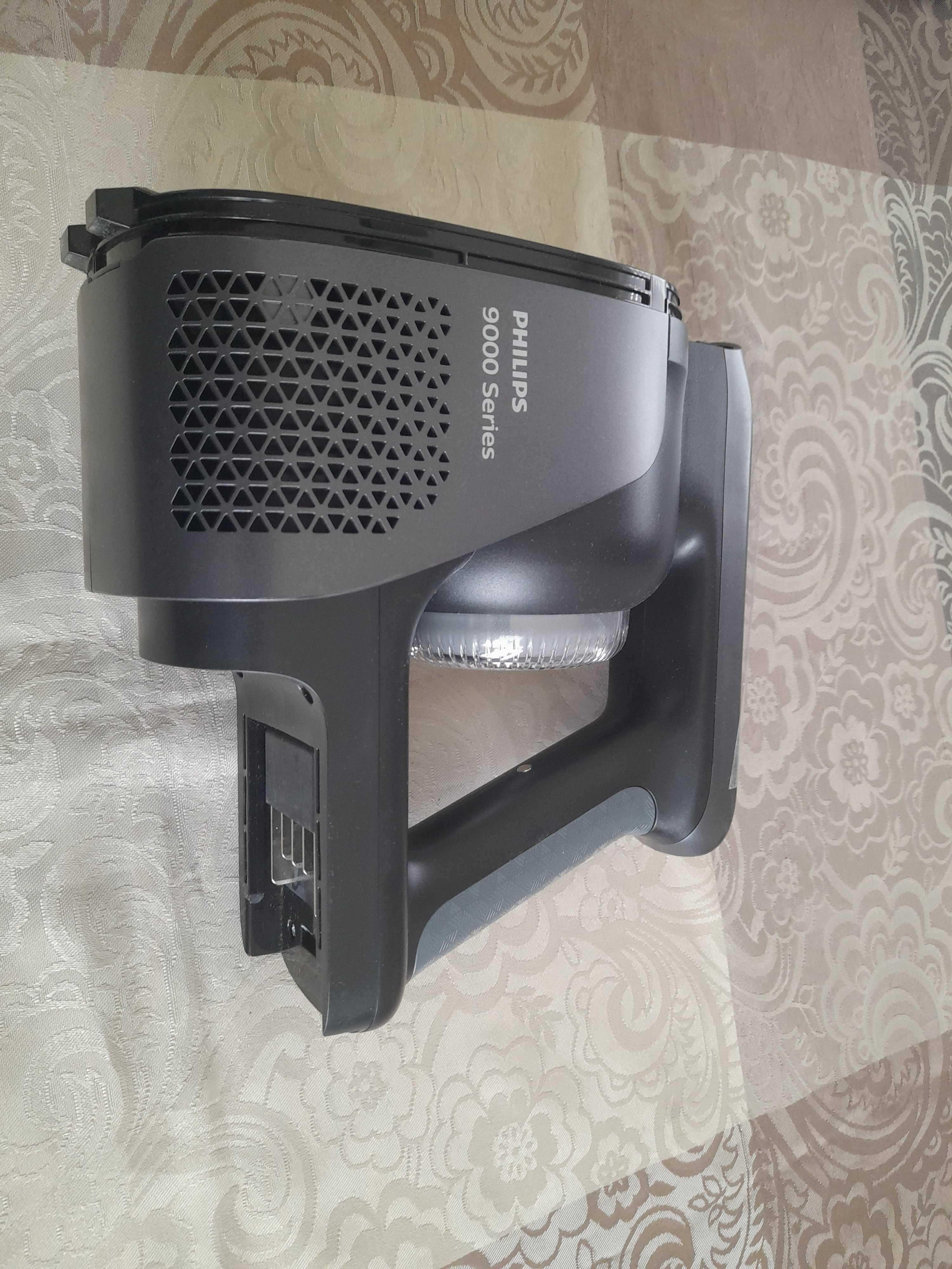 Odkurzacz pionowy Philips 9000 AquaTrio XW9383