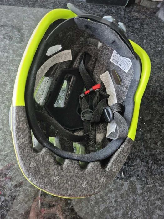 Capacete B'Twin novo ajustavel
