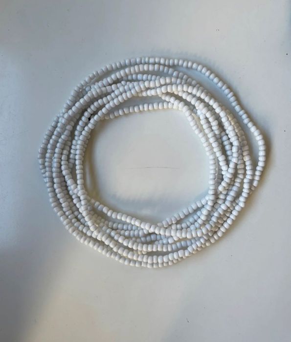 colar missangas branco