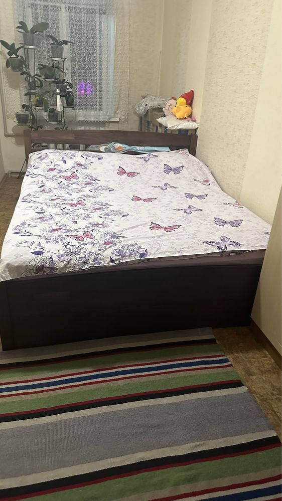 Продам кровать с матрацом