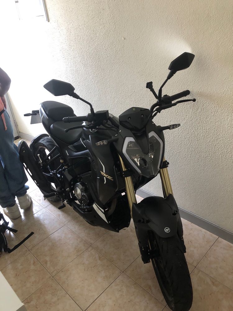 Keeway RKF 125.    .