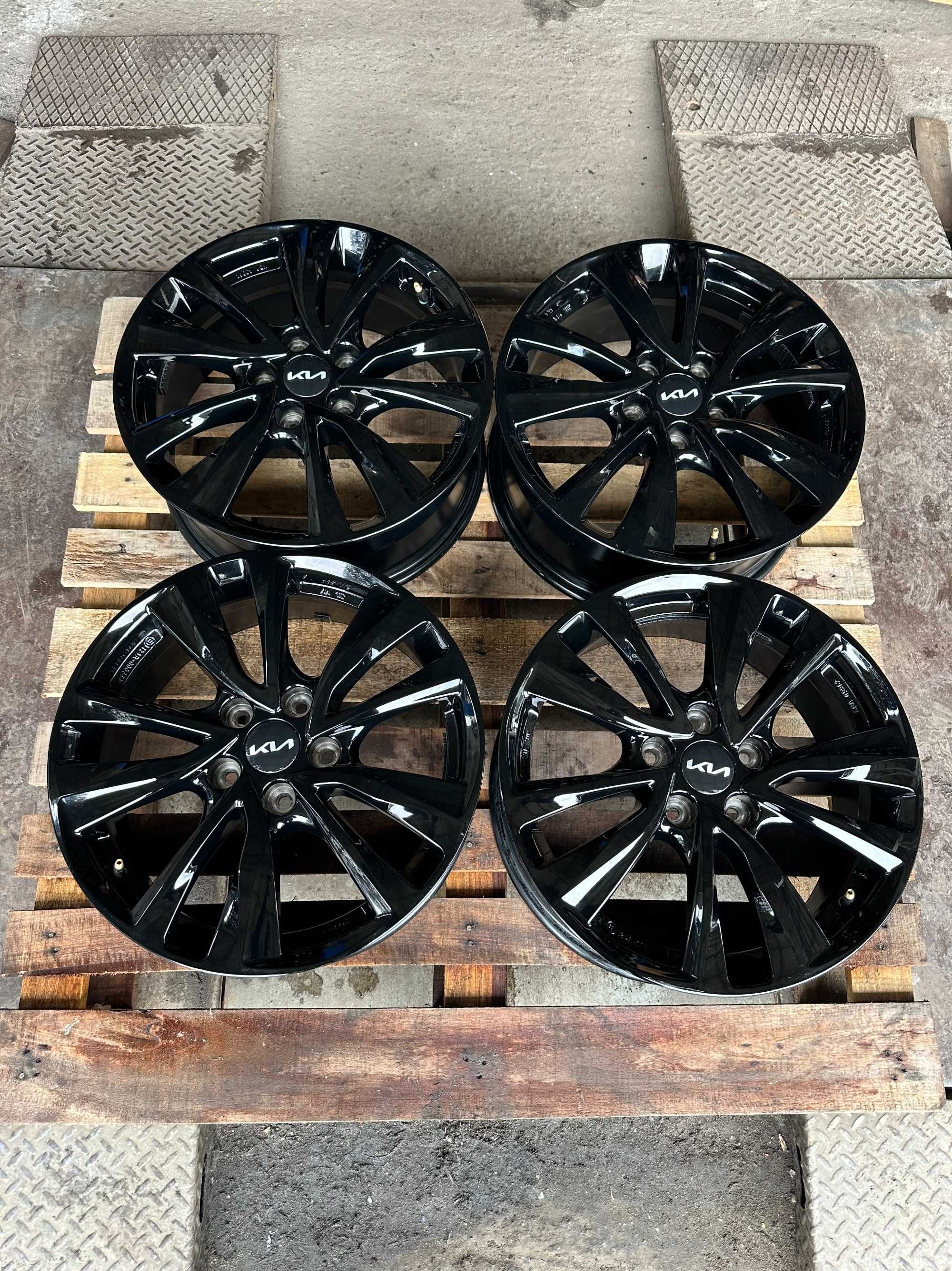 5x114,3 7j x 17" et50 KIA komplet alufelgi z czujnikami