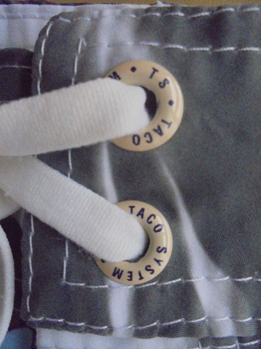 Bermudas de homem da marca TACO