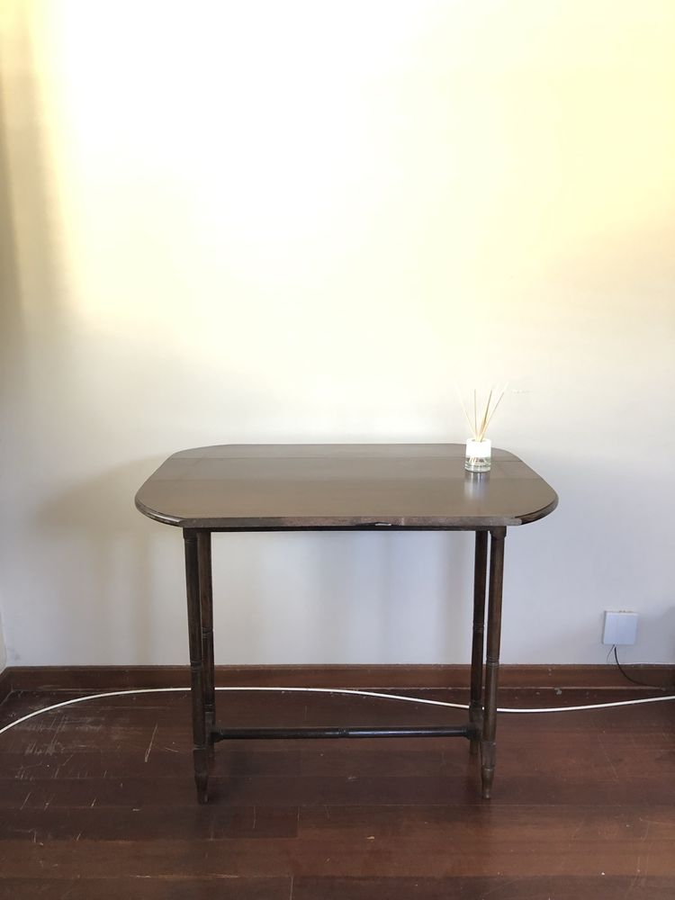 Mesa de apoio em madeira
