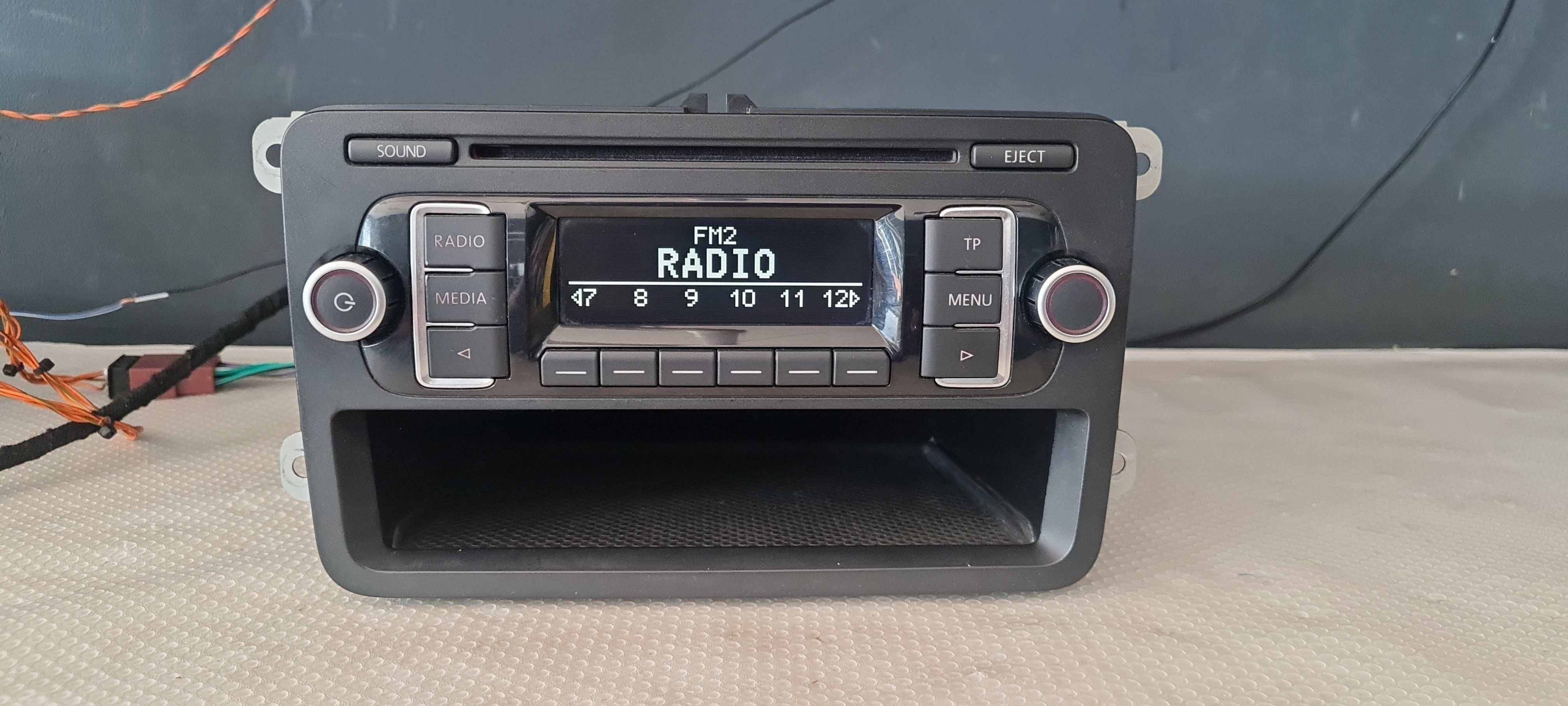 VW Golf VI Touran RCD210 Radio Mp3 Aux z kodem