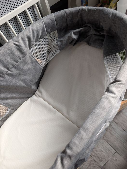 Łóżeczko dziecięce i niemowlęce składane na kółkach kołyska