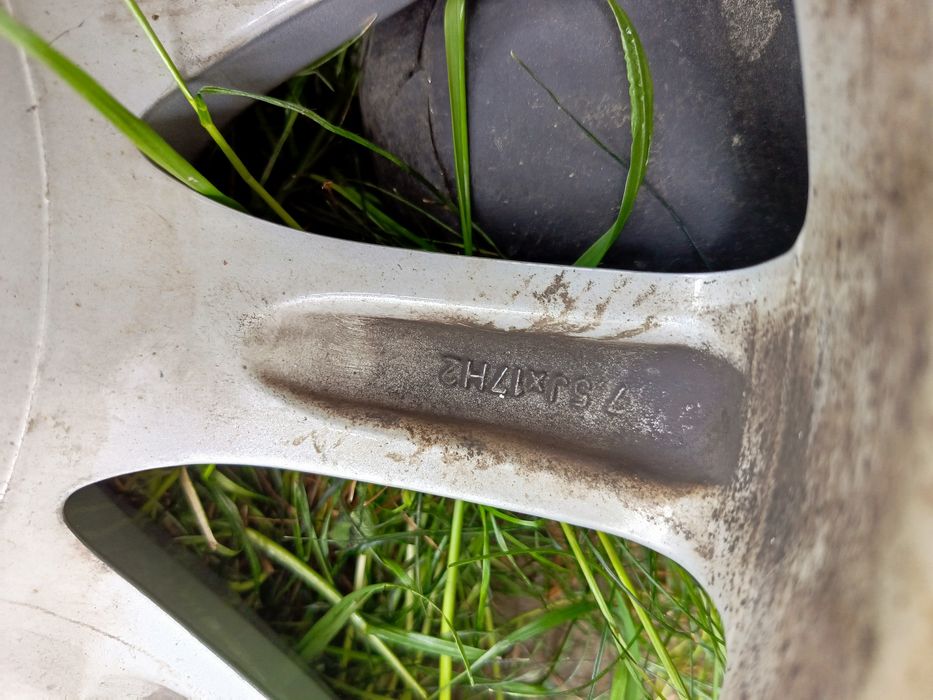 Sprzedam alufelgi 5x120 r17 z BMW z czujnikami ciśnienia