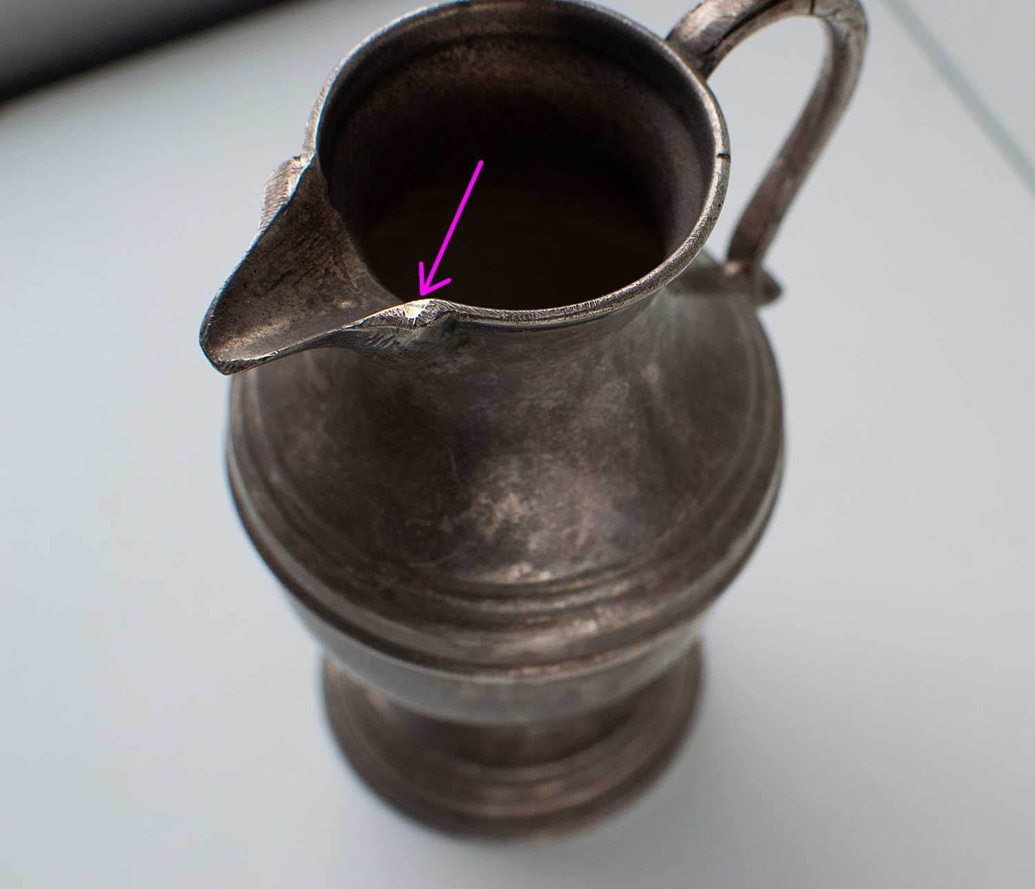 Невелика ваза або глечик 15 см, латунь посрібнена