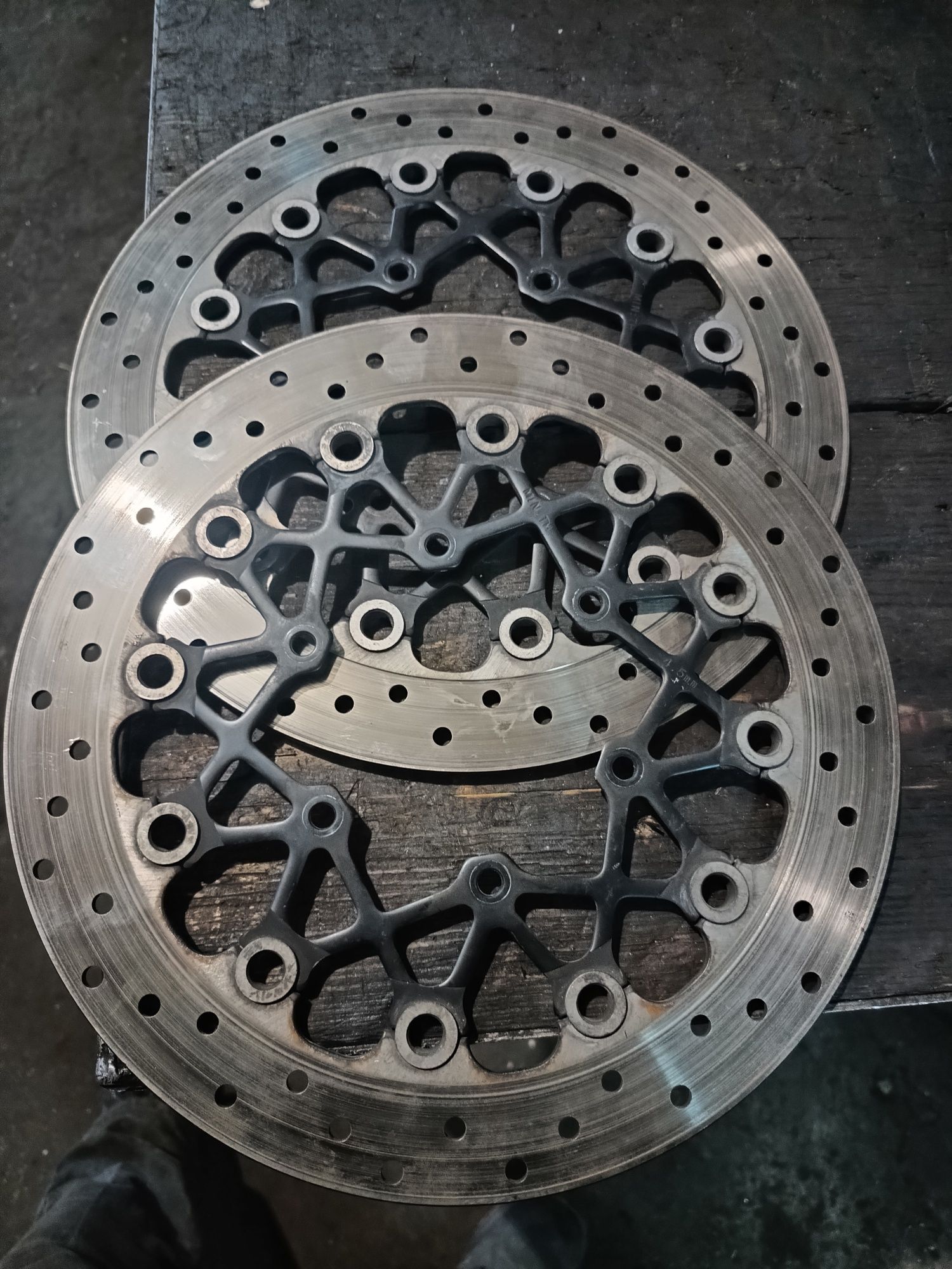 Tarcze hamulcowe  Suzuki gsxr 600