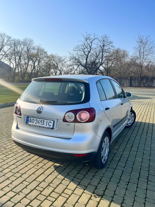 Volkswagen Golf Plus 1.6 МКПП (6-ступка)
