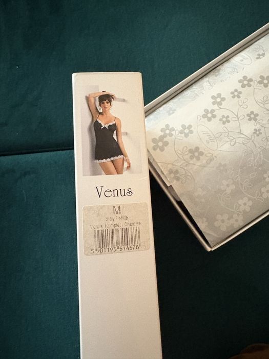 Komplet bielizny koszulka i majtki