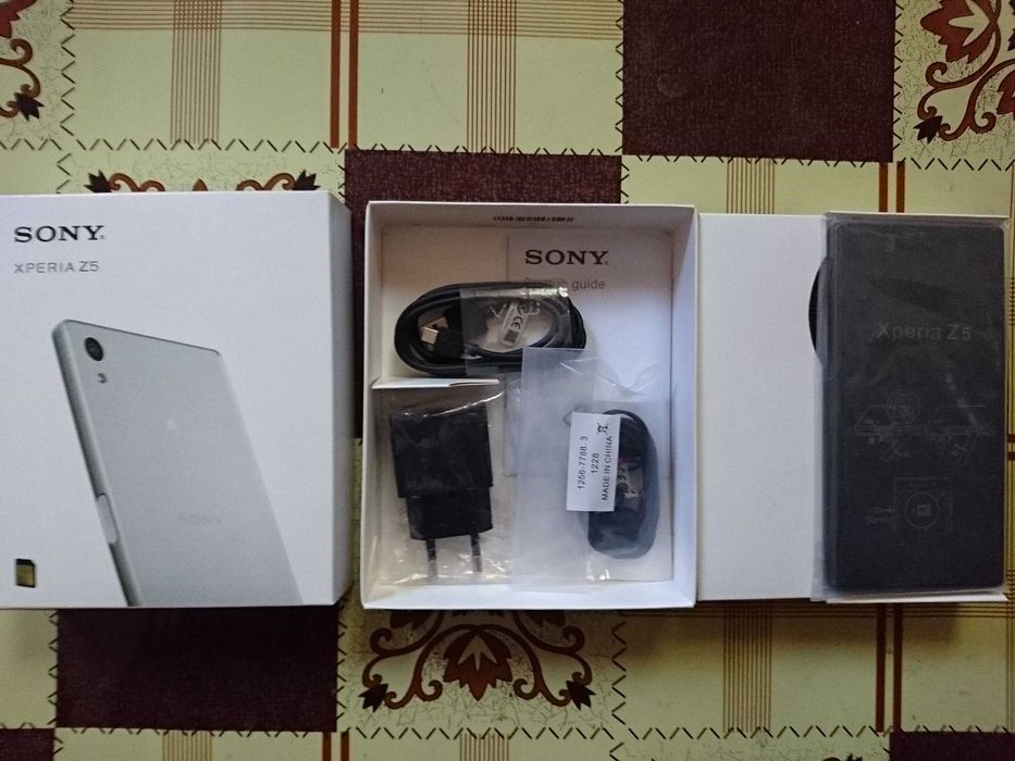 Смартфон  SONY Z5