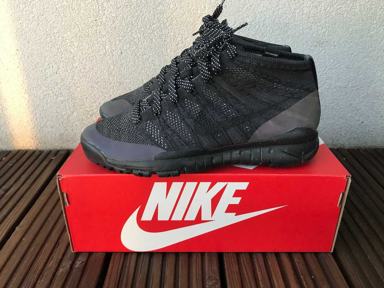 Nike Flyknit Trainer Chukka Iridescent FSB 42.5