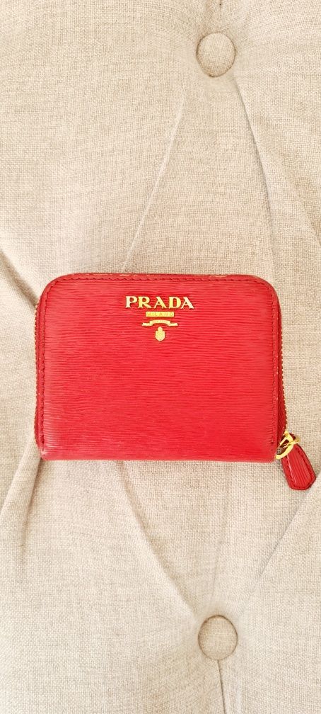 Prada mały portfel