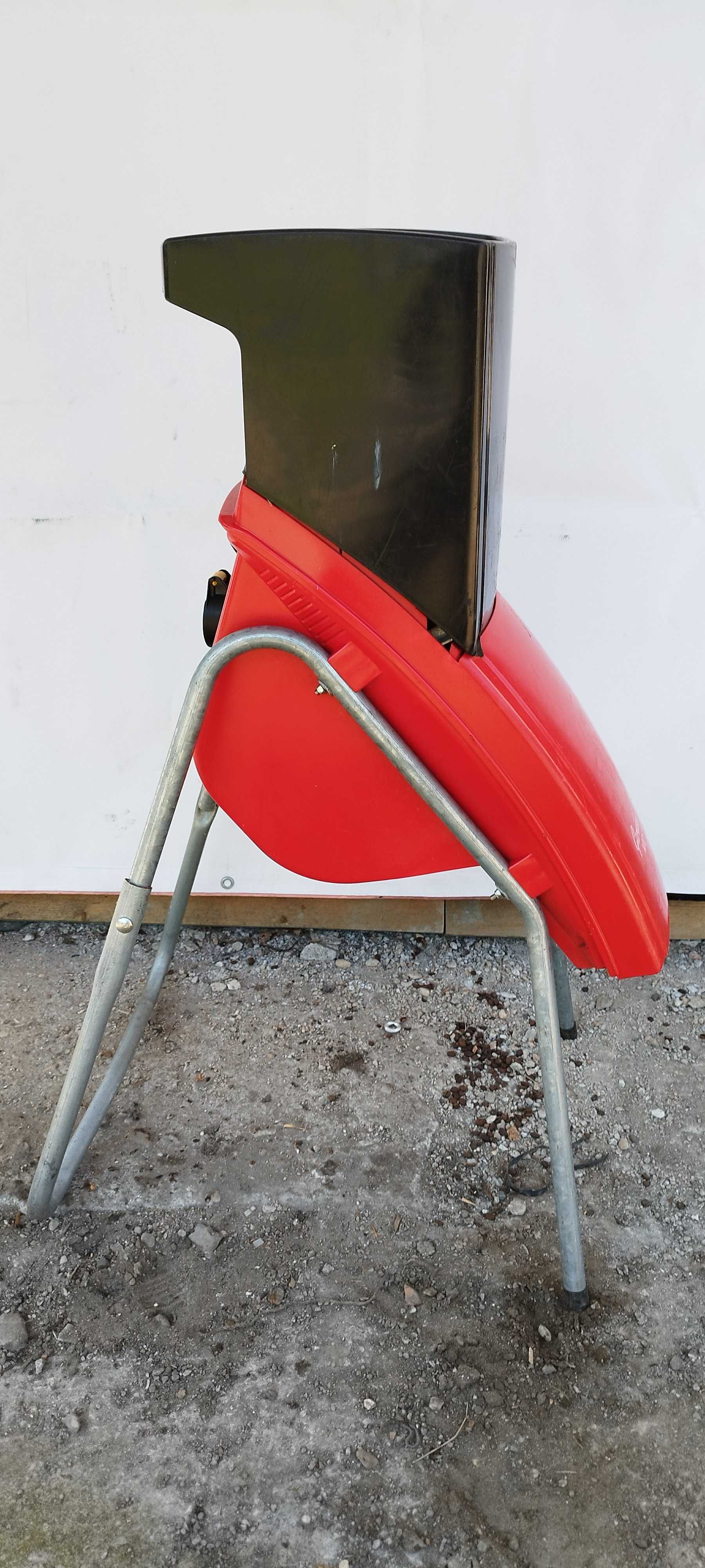 Rozdrabniacz rębak  do gałęzi Rok Gwarancji + worki