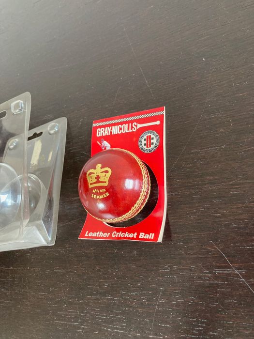 Skórzana piłka do krykieta Gray-Nicolls 4 ¾ Ozs (nowa)