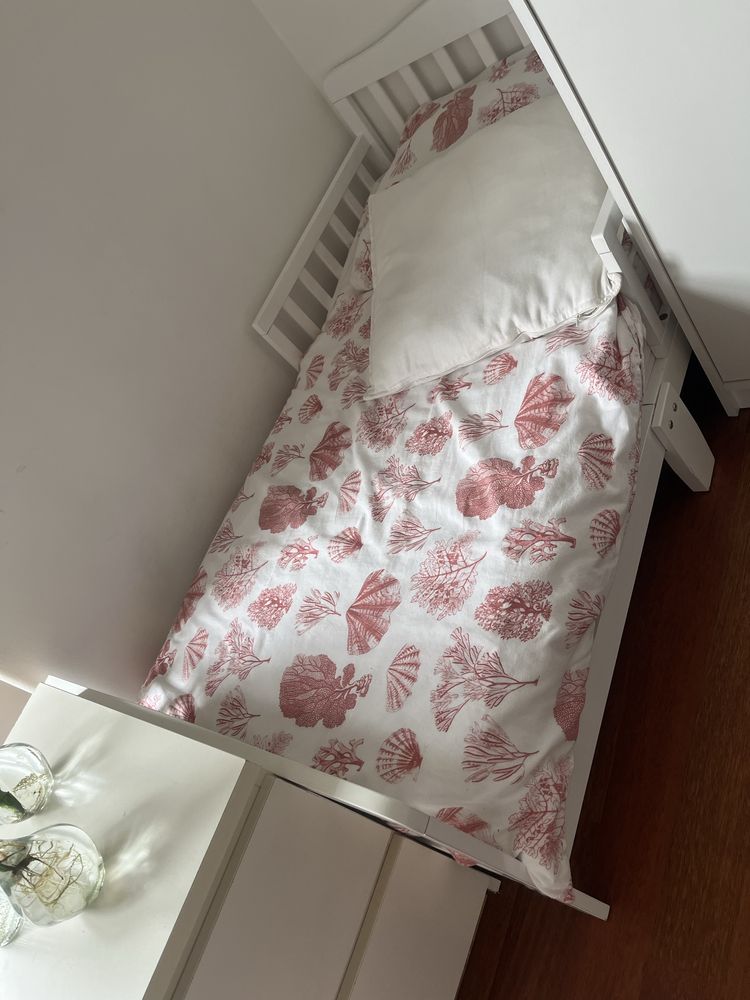 Cama infantil com colchão