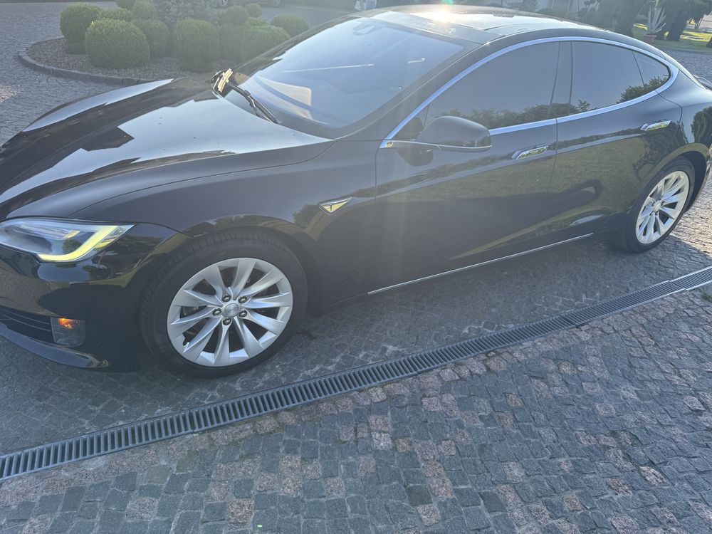 Продам Tesla model S