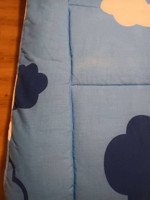 Edredon nuvens para cama de criança