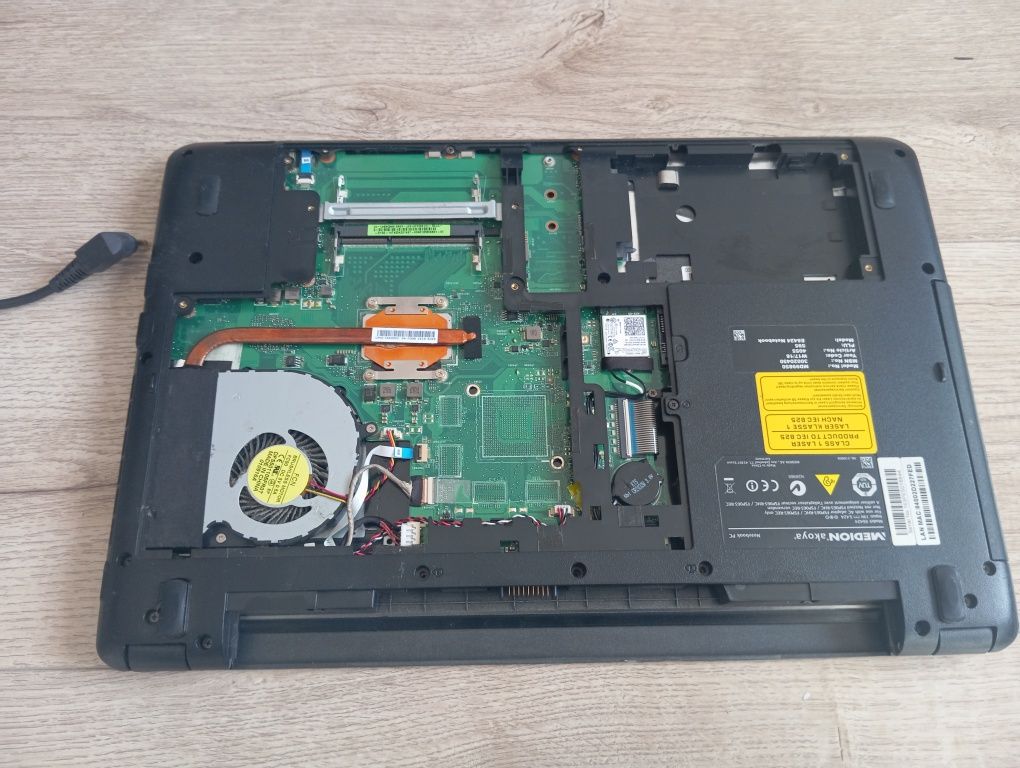 Laptop Medion E6424 do naprawy albo na części
