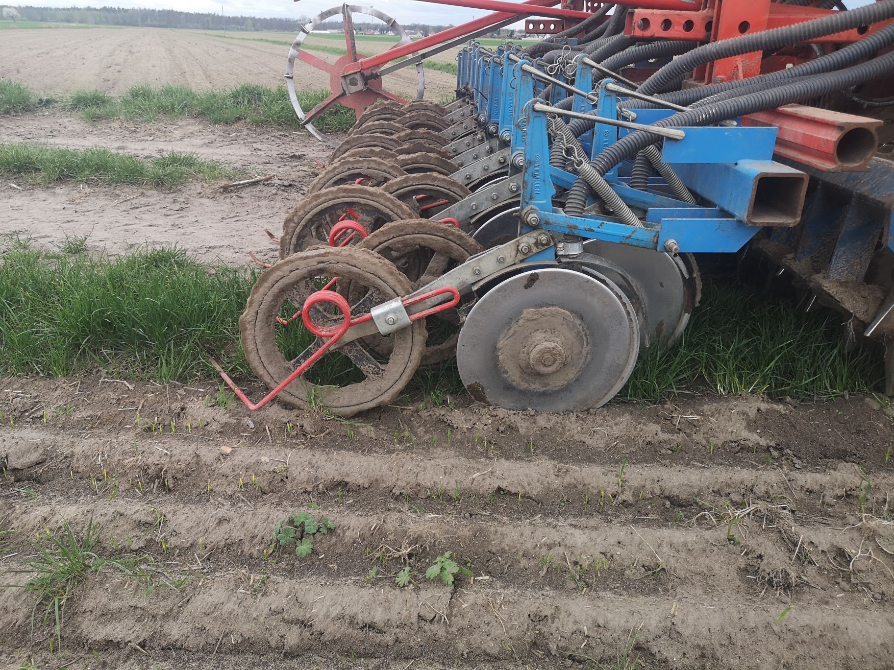 Kuhn Venta 3m z redlica i z Lemken Solitair + Kuhn hrb