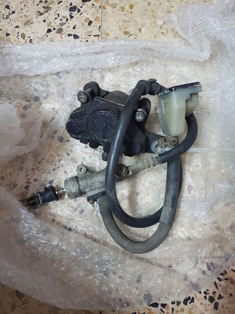 Suzuky GS500  Velocimetro e peças  varias