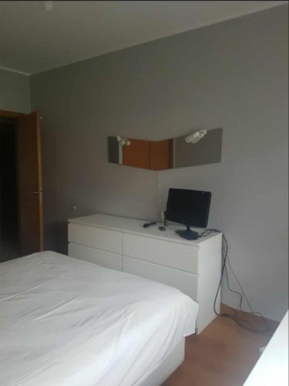 Alugo quarto a estudante
