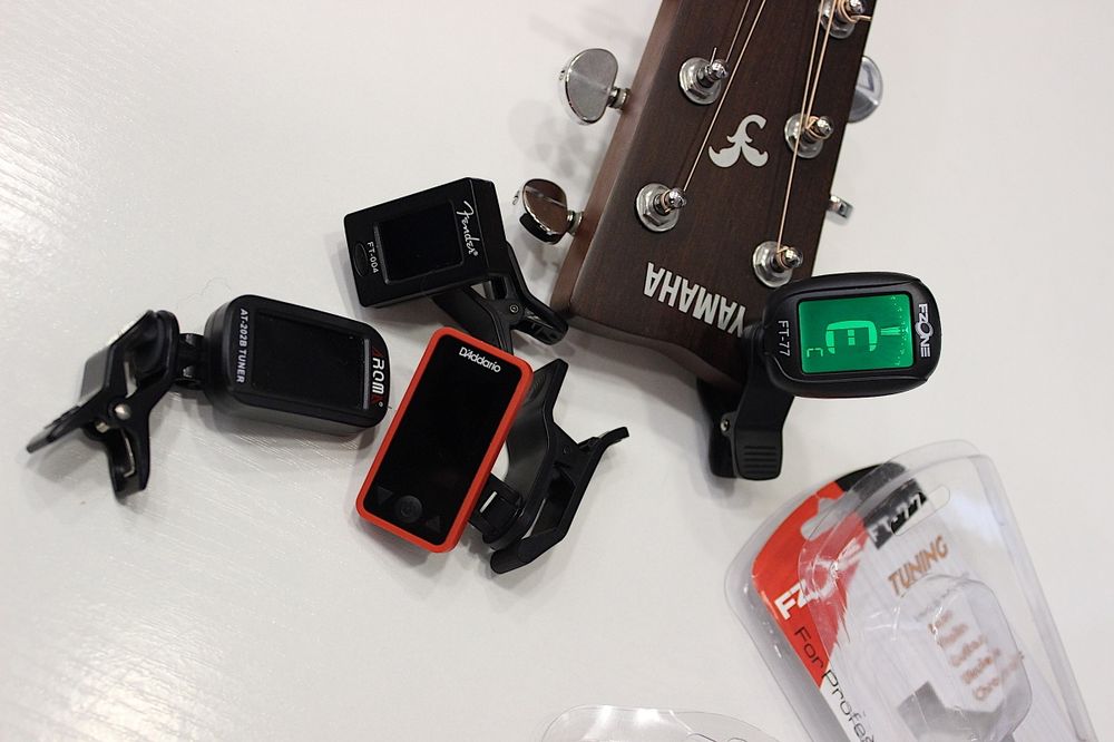 Гитара классическая YAMAHA С40 Каподастр Чехол Тюнер