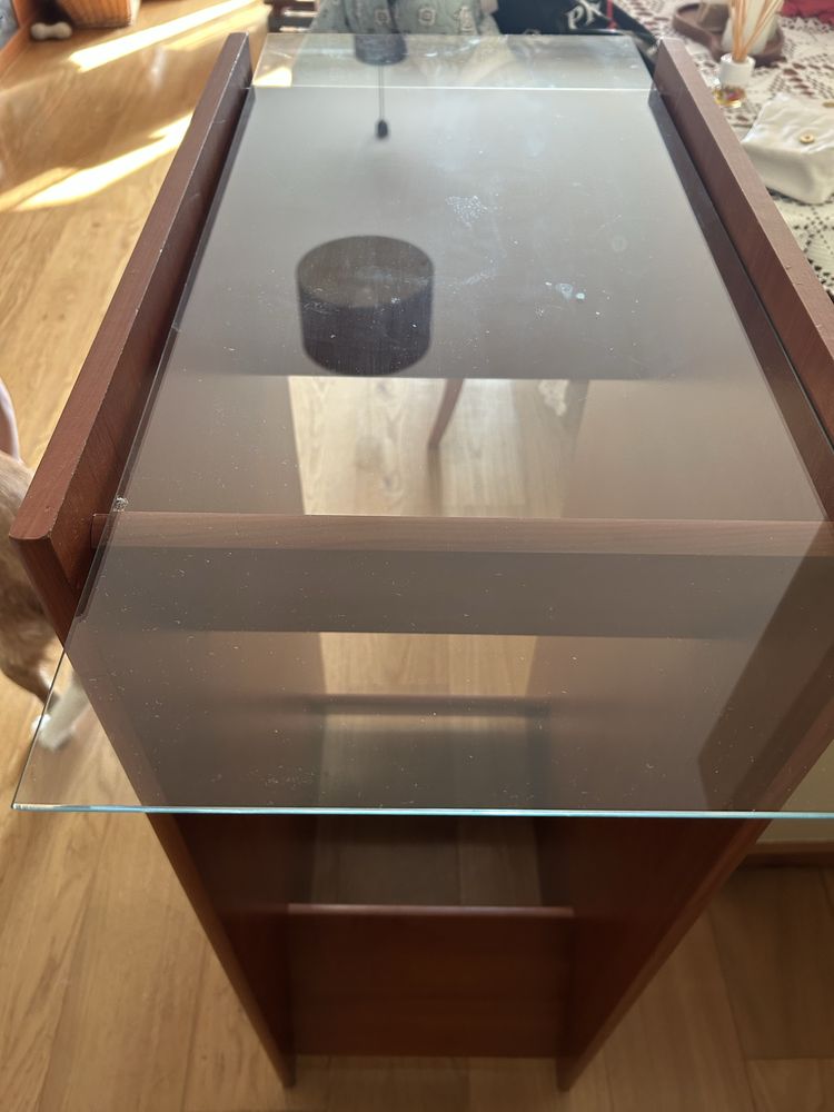 Mesa de apoio com vidro